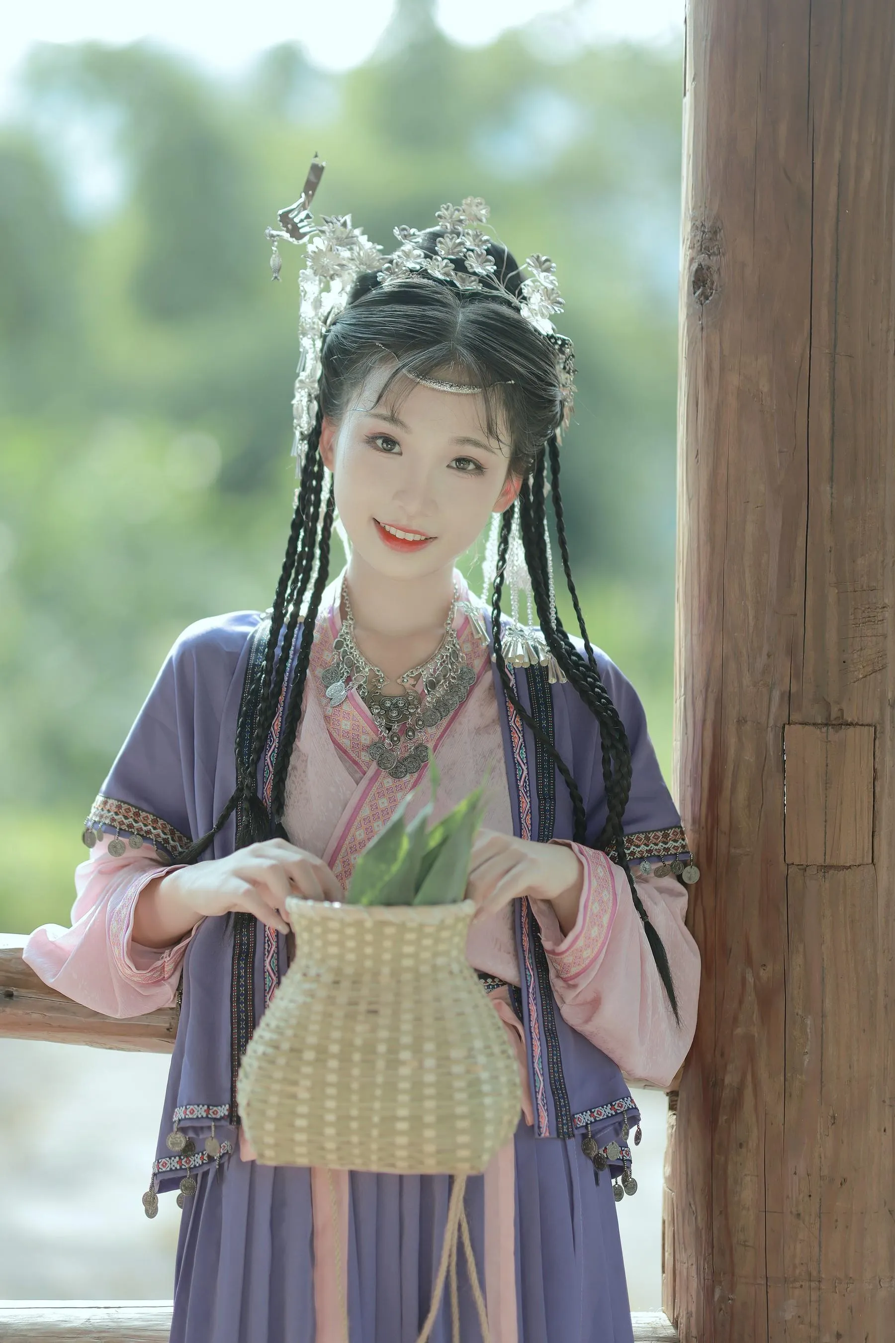 [YITUYU艺图语]2022.09.14 苗疆少女 卷卷 [22P]插图4